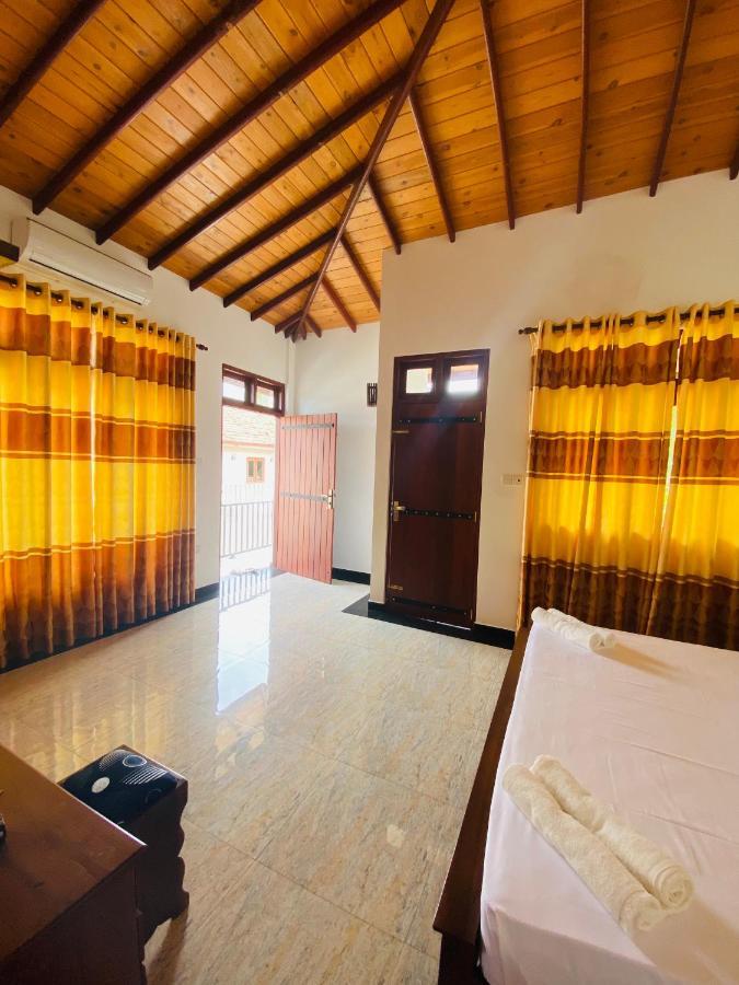 The Kingslayer Resort Negombo Eksteriør bilde