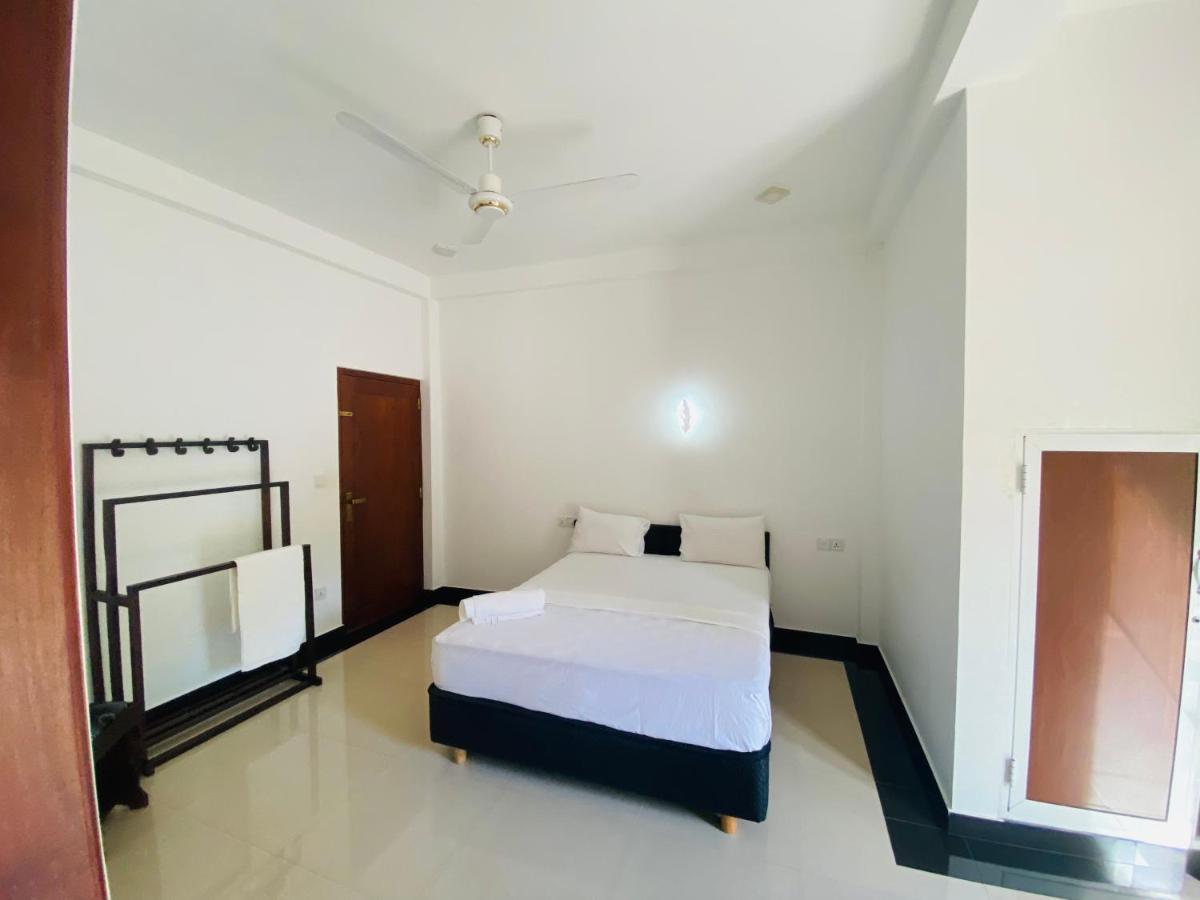 The Kingslayer Resort Negombo Eksteriør bilde
