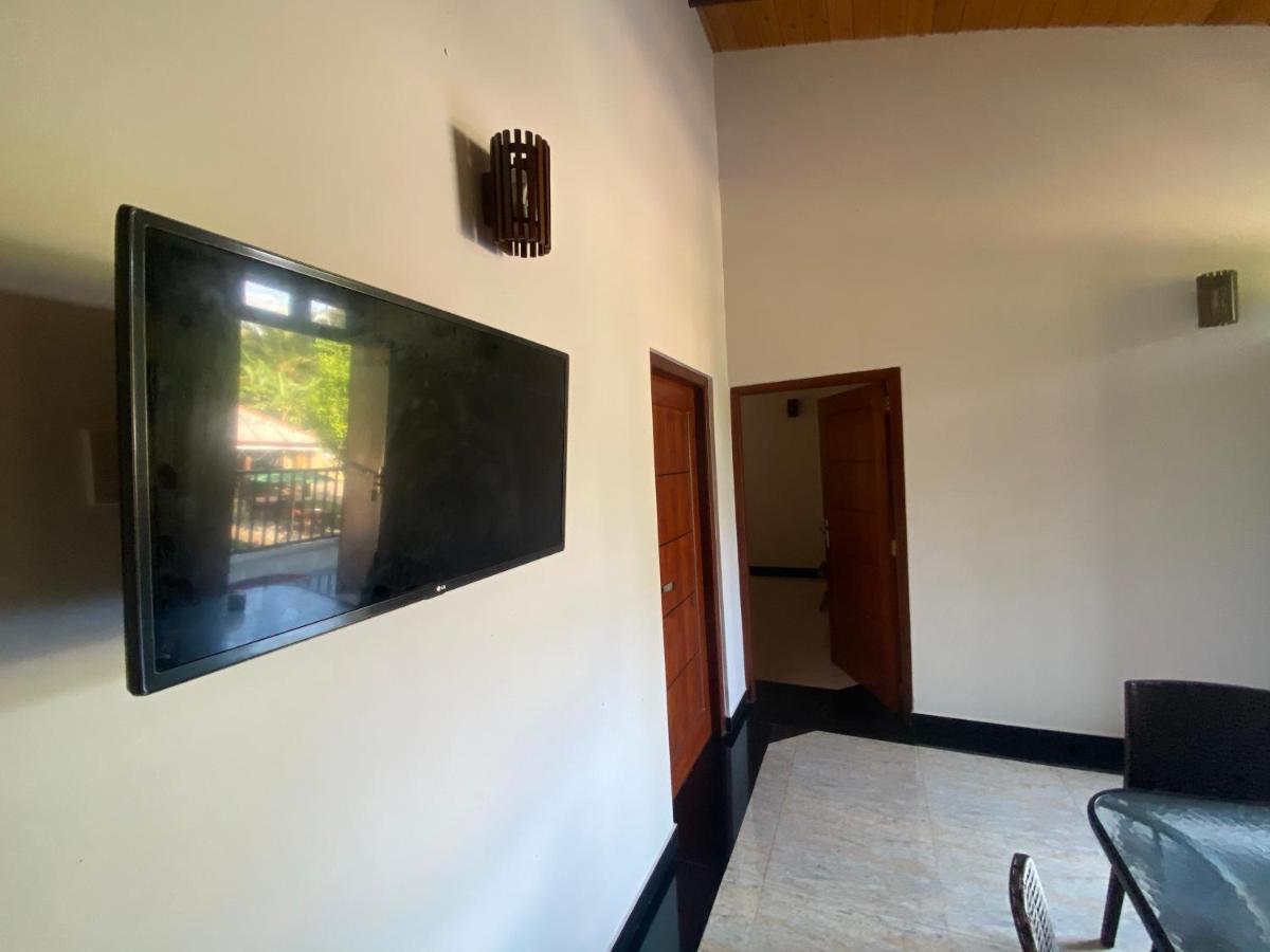 The Kingslayer Resort Negombo Eksteriør bilde
