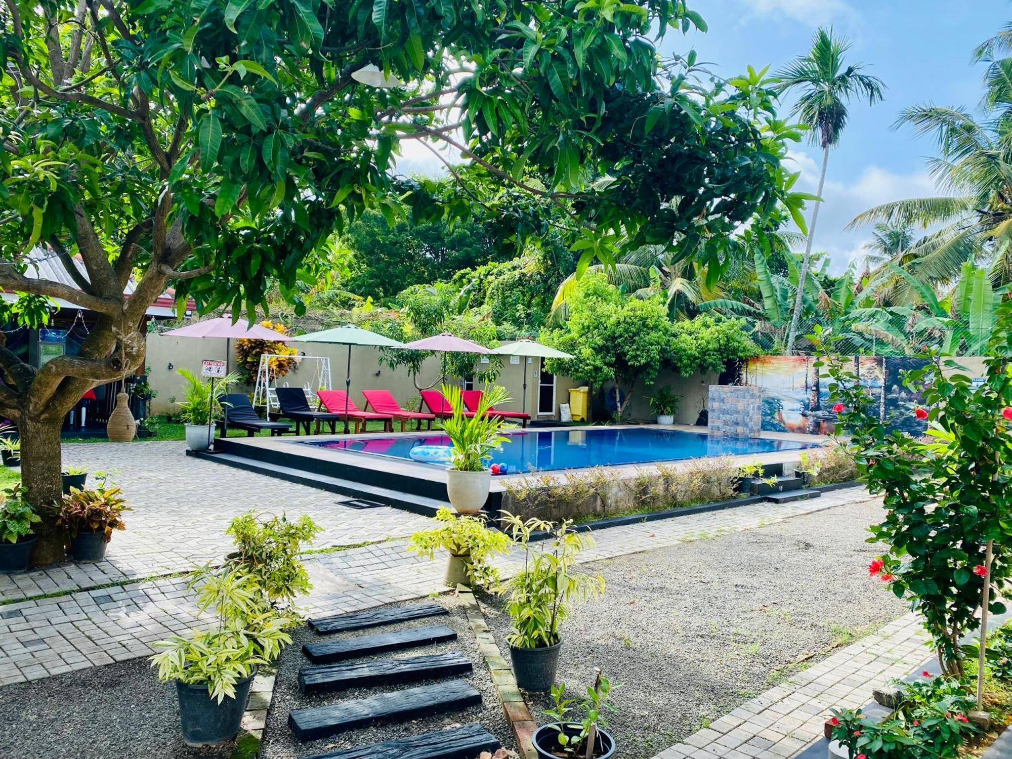 The Kingslayer Resort Negombo Eksteriør bilde
